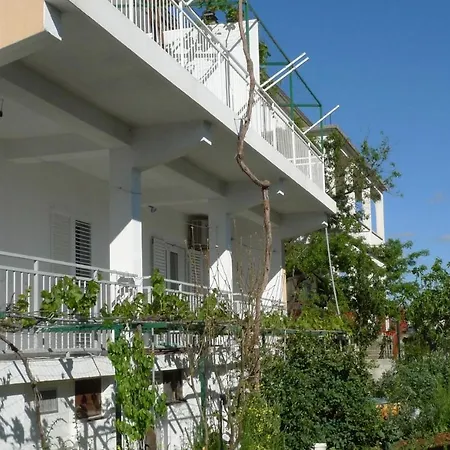 Apartment With A Parking Space Grebastica, Sibenik - 13978