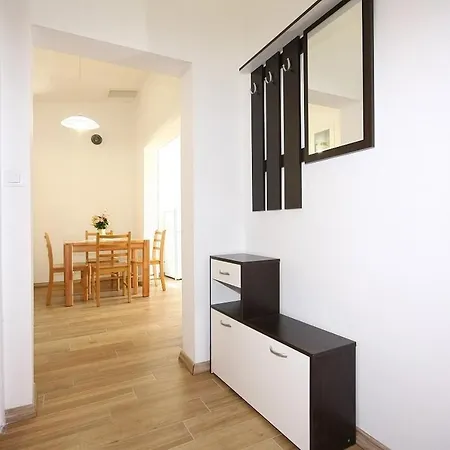 Apartman With Parking Space Grebastica, Sibenik - 13978 *