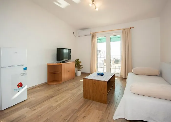 With Parking Space Grebastica, Sibenik - 13978 * Baselovici