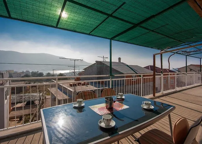 With Parking Space Grebastica, Sibenik - 13978 *